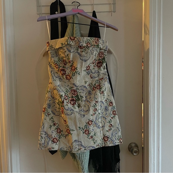 EDIKTED Floral Tapestry Lace-Up Back Strapless Minidress - Picture 3 of 8